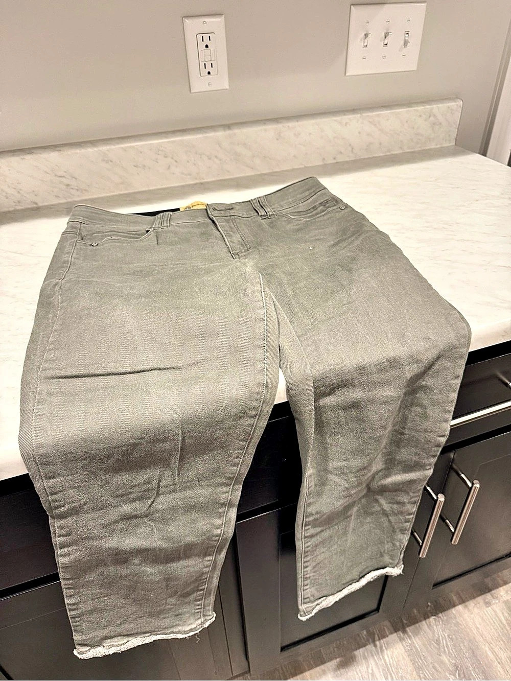 Democracy Cropped Gray Jeans